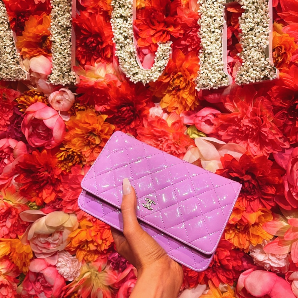 Host pick 🦄 Rare Chanel purple purse leather gold - Picture 9 of 16